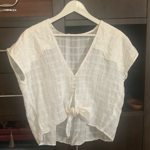 Zara White Eyelet Tie-Front Top Size S - Picture 1 of 3